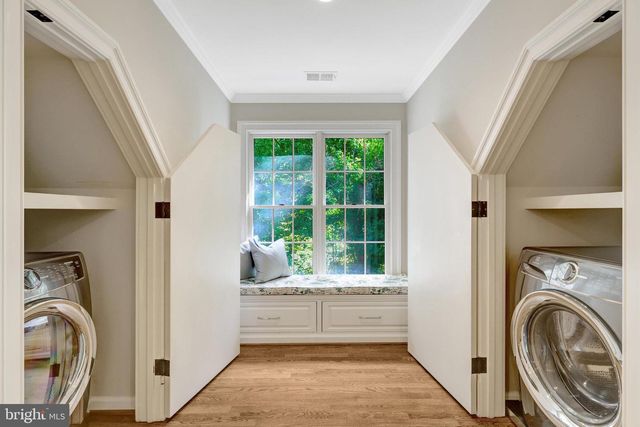 8014 GREENWICH WOODS DR, Mclean, VA 22102