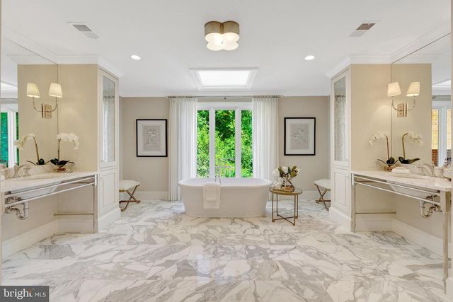 8014 GREENWICH WOODS DR, Mclean, VA 22102