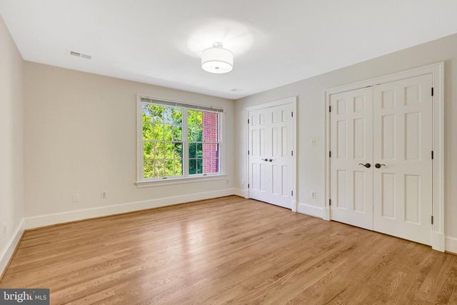 8014 GREENWICH WOODS DR, Mclean, VA 22102