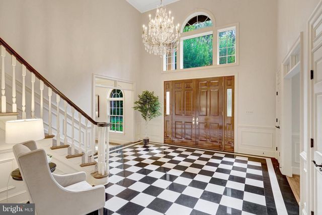 8014 GREENWICH WOODS DR, Mclean, VA 22102