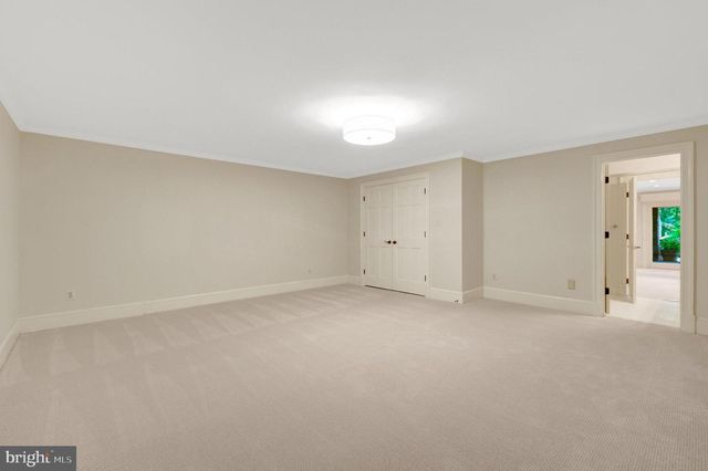 8014 GREENWICH WOODS DR, Mclean, VA 22102