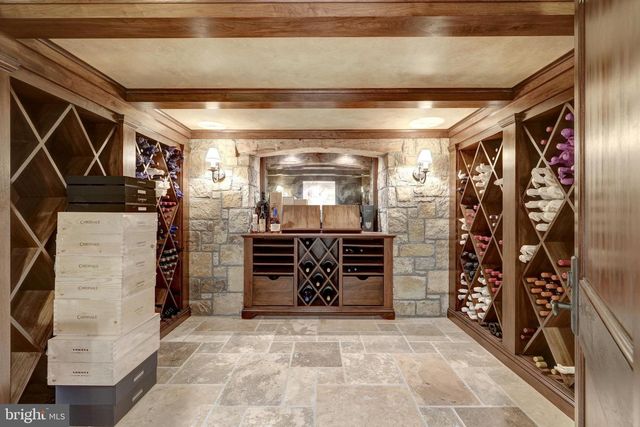 8014 GREENWICH WOODS DR, Mclean, VA 22102