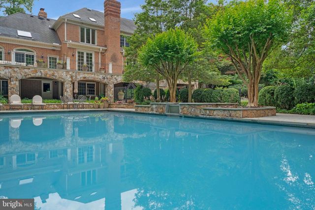 8014 GREENWICH WOODS DR, Mclean, VA 22102