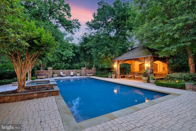 8014 GREENWICH WOODS DR, Mclean, VA 22102