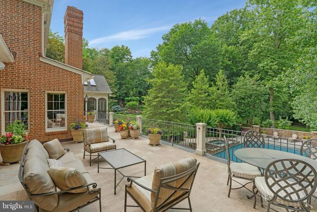 8014 GREENWICH WOODS DR, Mclean, VA 22102