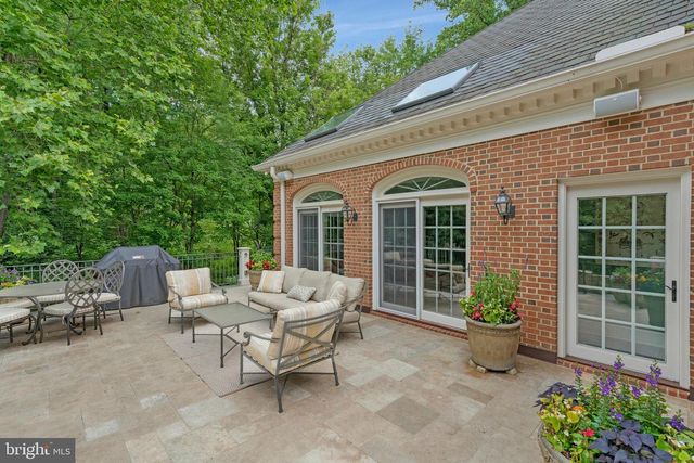 8014 GREENWICH WOODS DR, Mclean, VA 22102