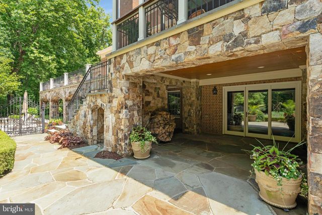 8014 GREENWICH WOODS DR, Mclean, VA 22102
