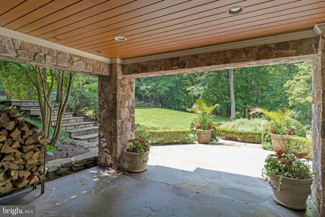8014 GREENWICH WOODS DR, Mclean, VA 22102