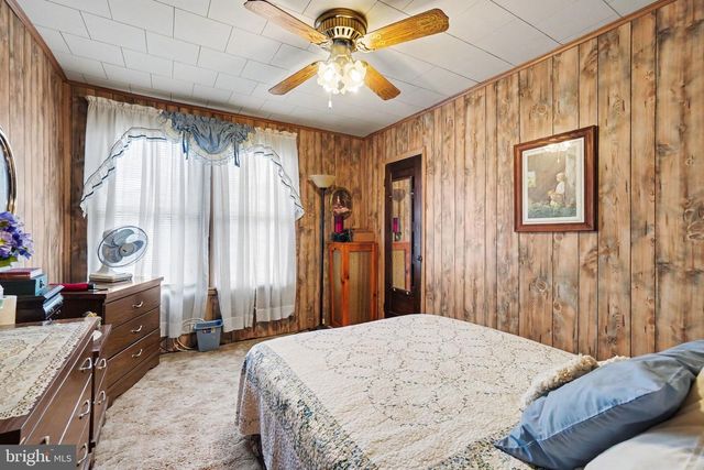 813 MAIN ST, Lykens, PA 17048