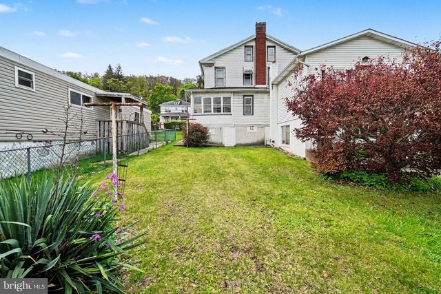 813 MAIN ST, Lykens, PA 17048