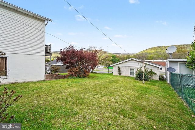 813 MAIN ST, Lykens, PA 17048