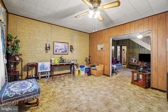 813 MAIN ST, Lykens, PA 17048