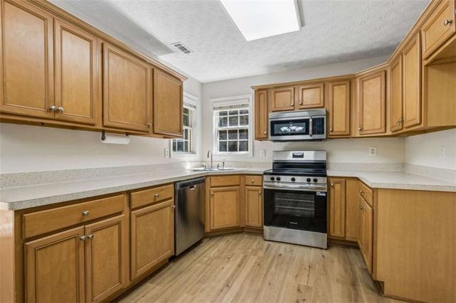 208 Albert Lane, Jefferson, GA 30549