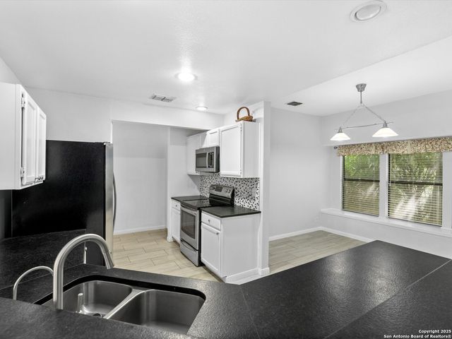 5430 Vista Court, San Antonio, TX 78247