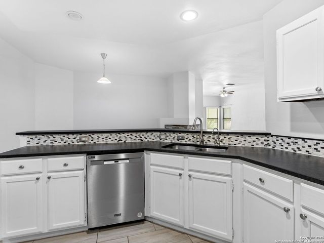 5430 Vista Court, San Antonio, TX 78247