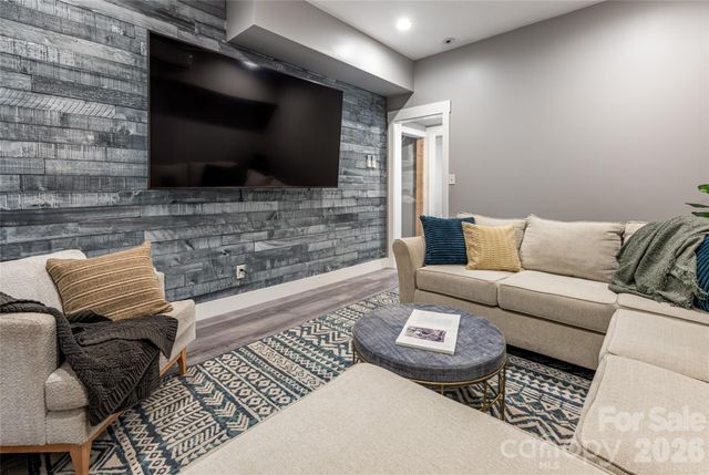 35 Alice Clement Lane, Asheville, NC 28803