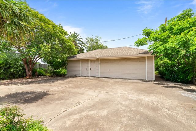 3540 Pecan St, Corpus Christi, TX 78411