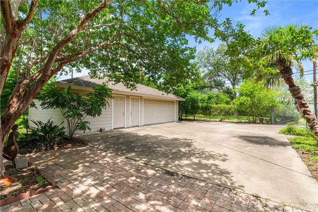 3540 Pecan St, Corpus Christi, TX 78411
