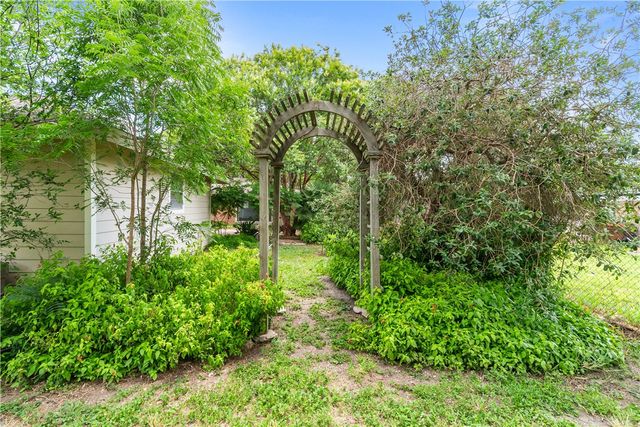 3540 Pecan St, Corpus Christi, TX 78411