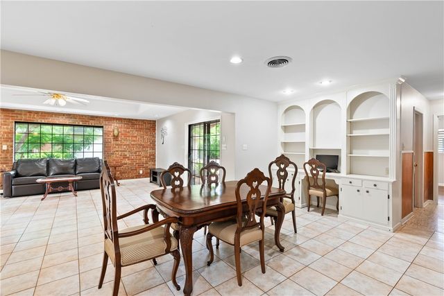 3540 Pecan St, Corpus Christi, TX 78411