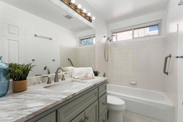 1721 Corte Viejo, Oceanside, CA 92056