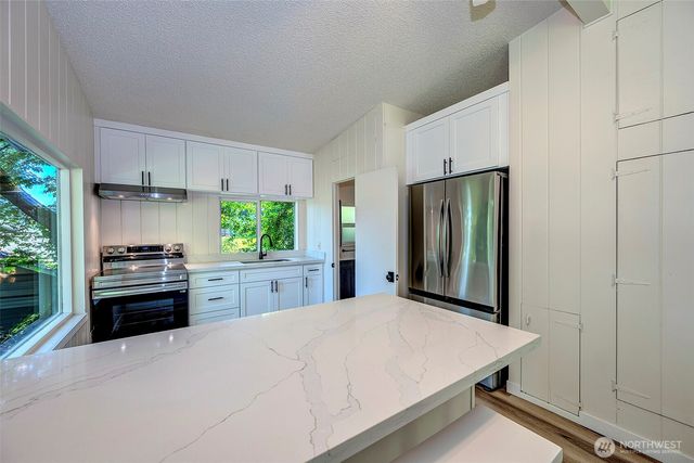 5700 212th Street SW, Mountlake Terrace, WA 98043