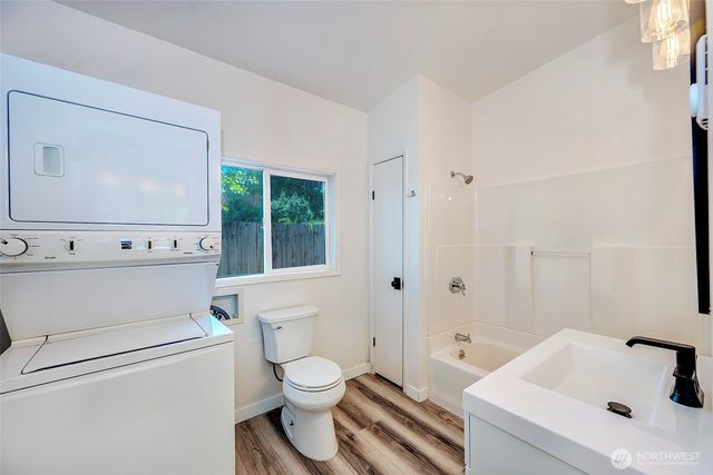 5700 212th Street SW, Mountlake Terrace, WA 98043
