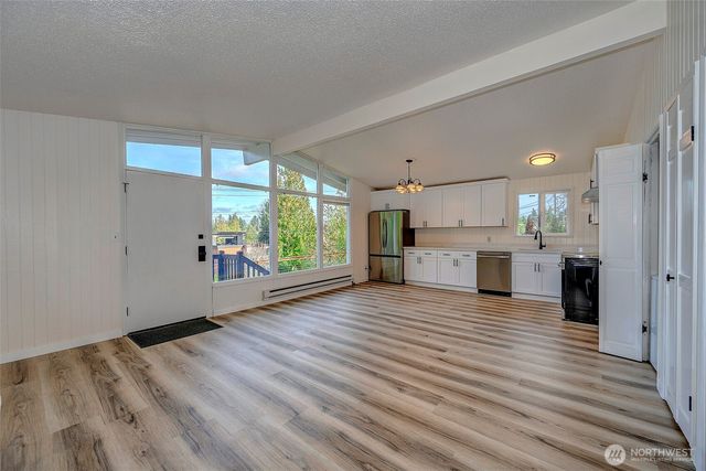 5700 212th Street SW, Mountlake Terrace, WA 98043