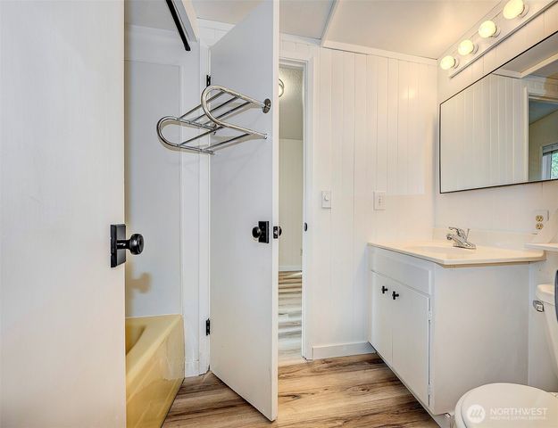 5700 212th Street SW, Mountlake Terrace, WA 98043