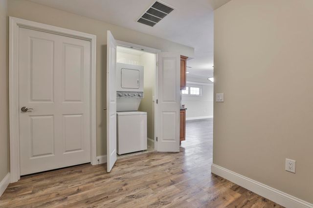 3 Abby Ln Apt 1, Milford, NH 03055