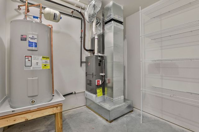 3 Abby Ln Apt 1, Milford, NH 03055