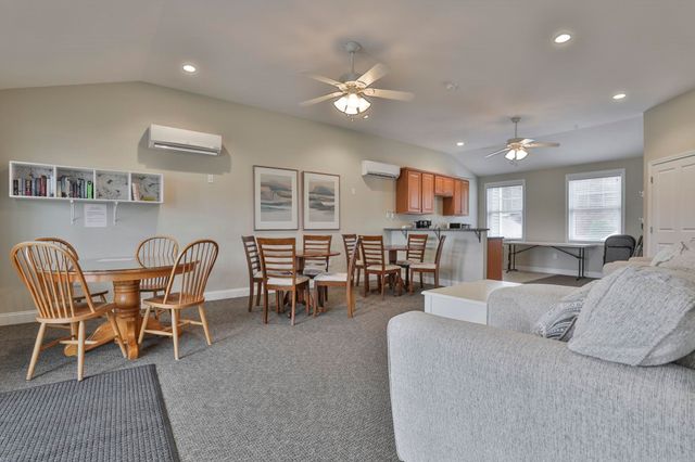 3 Abby Ln Apt 1, Milford, NH 03055