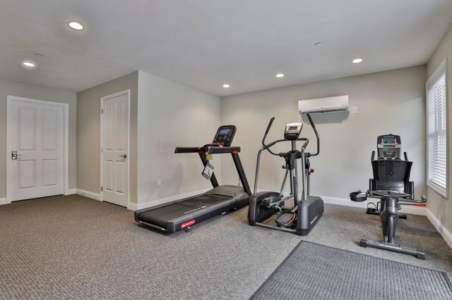 3 Abby Ln Apt 1, Milford, NH 03055