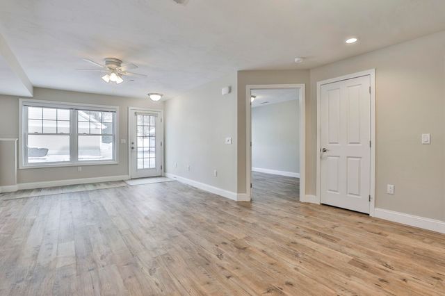 3 Abby Ln Apt 1, Milford, NH 03055