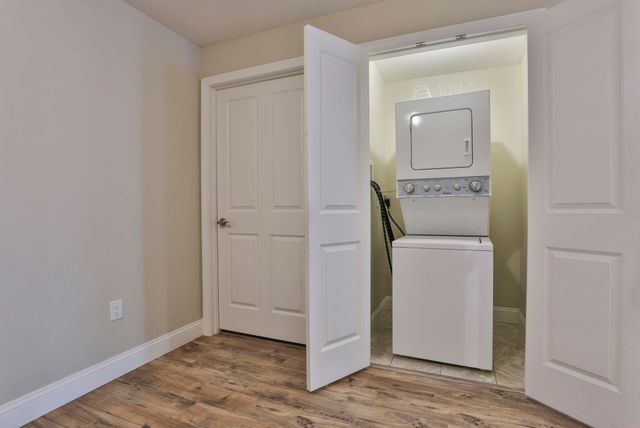 3 Abby Ln Apt 1, Milford, NH 03055