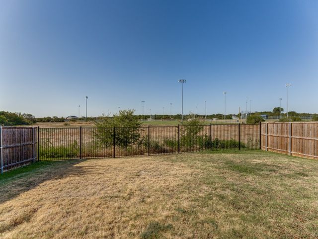 620 Bronze Forest Drive, Fort Worth, TX 76131
