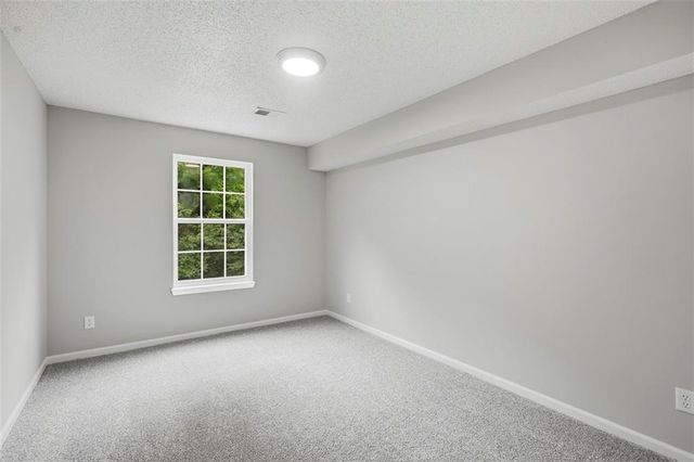 1245 Mockingbird Lane, Liberty, MO 64068