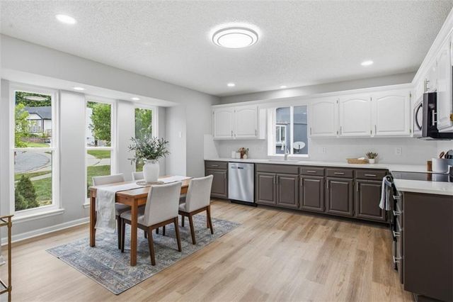 1245 Mockingbird Lane, Liberty, MO 64068