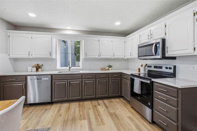 1245 Mockingbird Lane, Liberty, MO 64068
