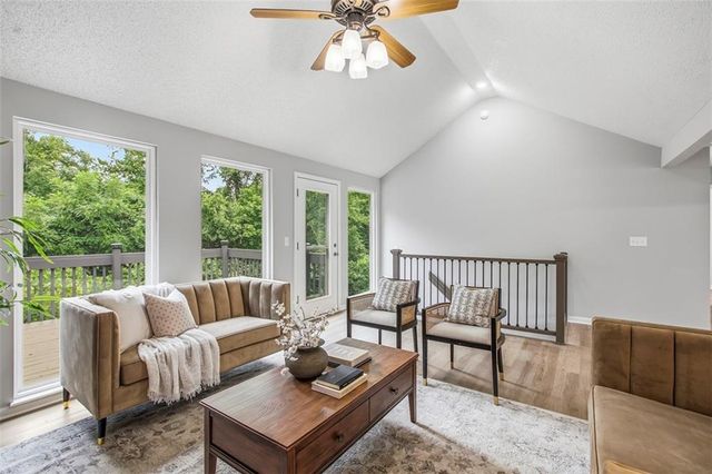 1245 Mockingbird Lane, Liberty, MO 64068