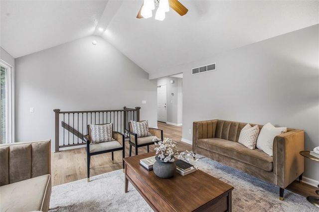 1245 Mockingbird Lane, Liberty, MO 64068