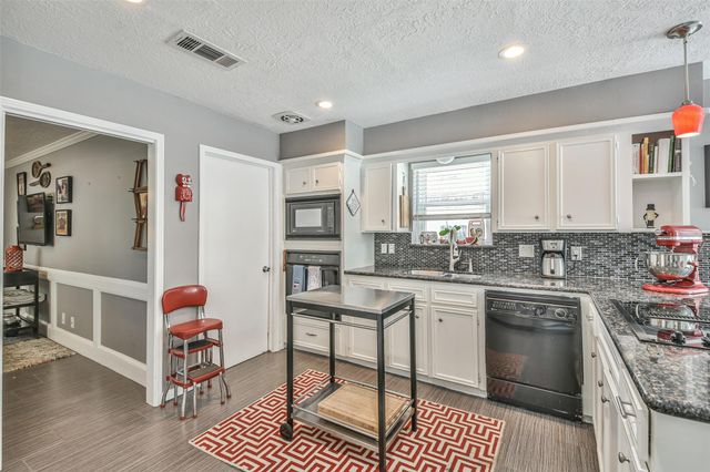 7111 Winding Walk Drive, Houston, TX 77095