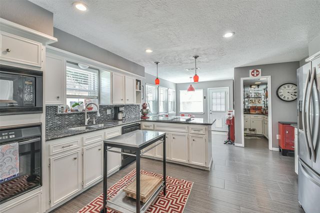 7111 Winding Walk Drive, Houston, TX 77095