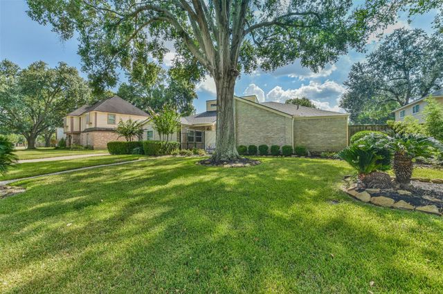 7111 Winding Walk Drive, Houston, TX 77095