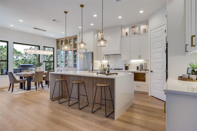 19408 Serenity LN, Lago Vista, TX 78645