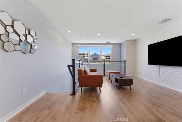 8847 Jacaranda Avenue C, Montclair, CA 91763