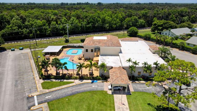 7 Golfs Edge D, West Palm Beach, FL 33417