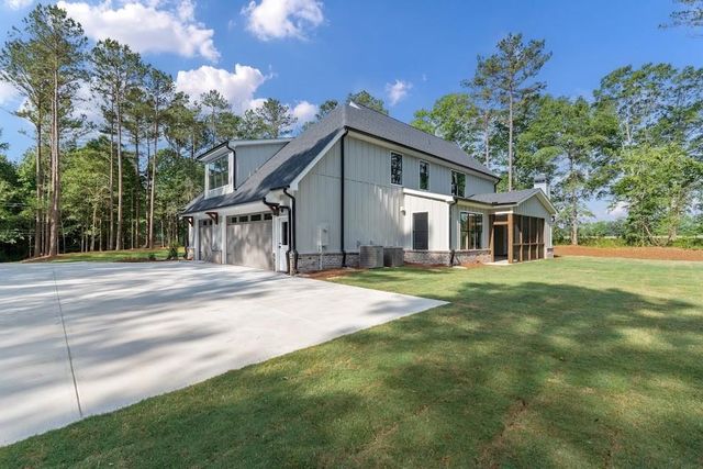 135 Martin Cemetery Road, Carrollton, GA 30117