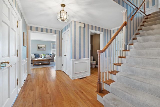 11019 N Wyngate TRACE, Mequon, WI 53092