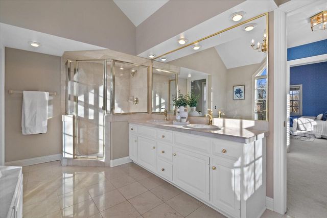 11019 N Wyngate TRACE, Mequon, WI 53092